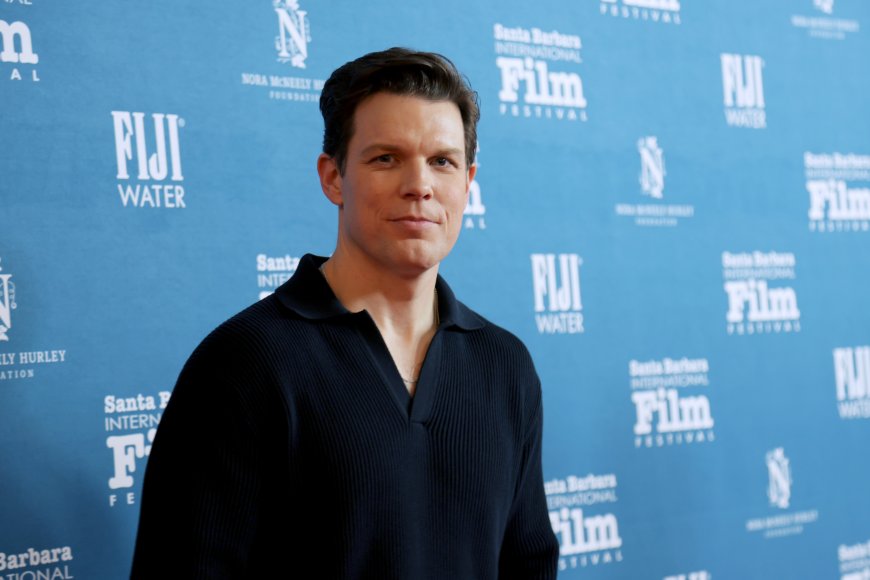 A Mosquito in the Ear